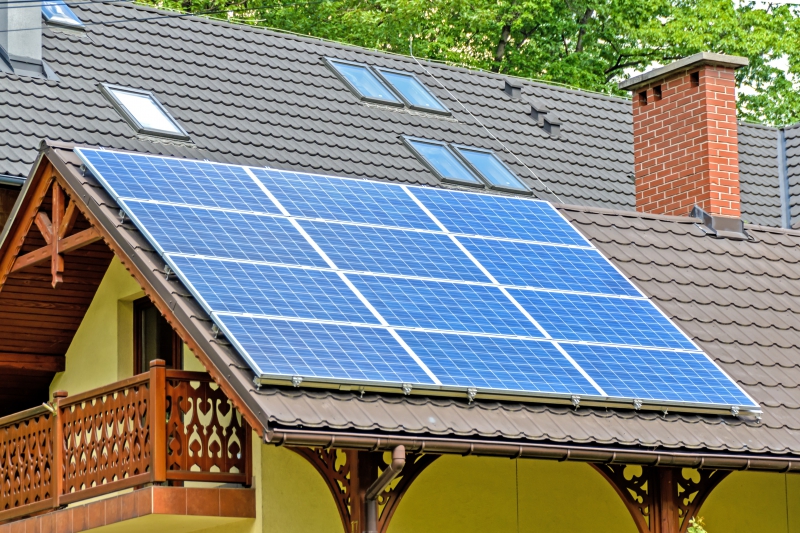 chauffagiste-MOULINET-min_solar-panels-1477987